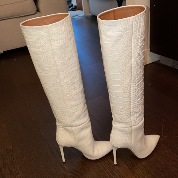 Paris Texas
Knee-High Croc-Embossed Leather Boots
36 (6)
Avoiro - Picture 6 of 9